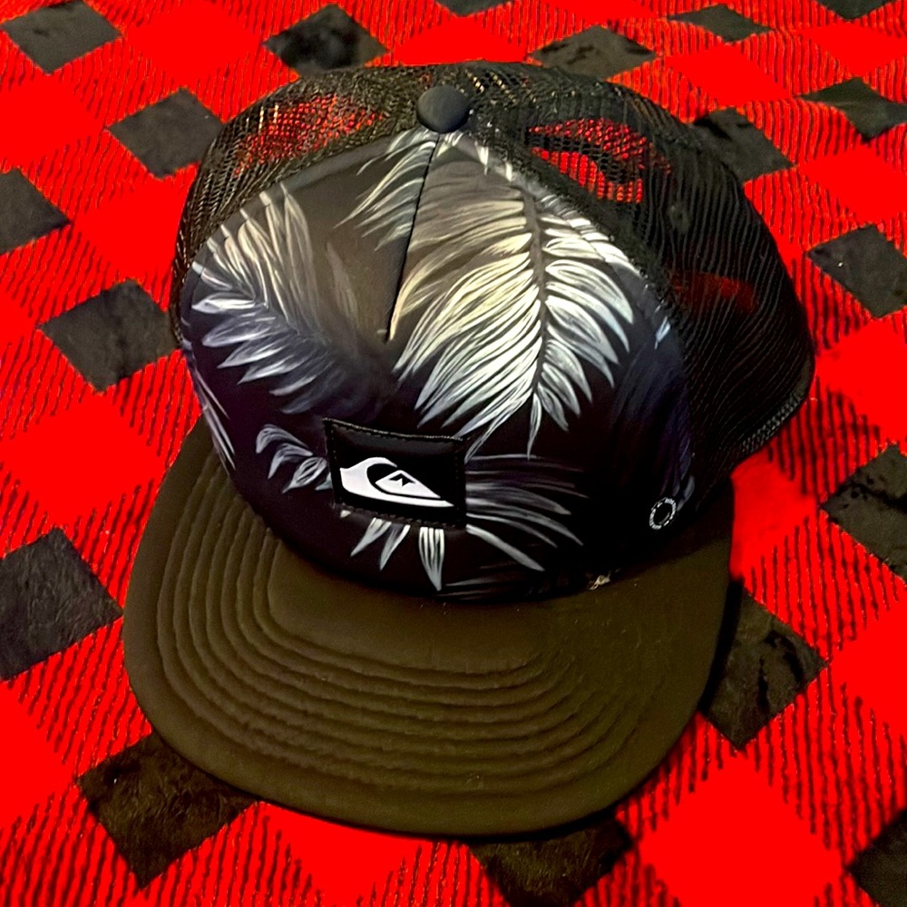 Quicksilver trucker hat